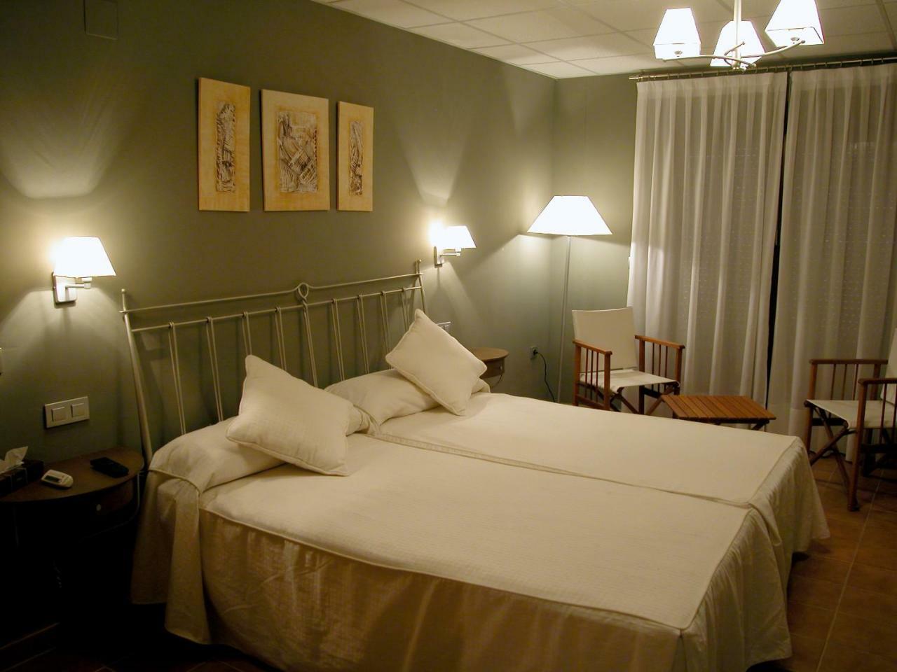 Hotel Villa De Estercuel Extérieur photo