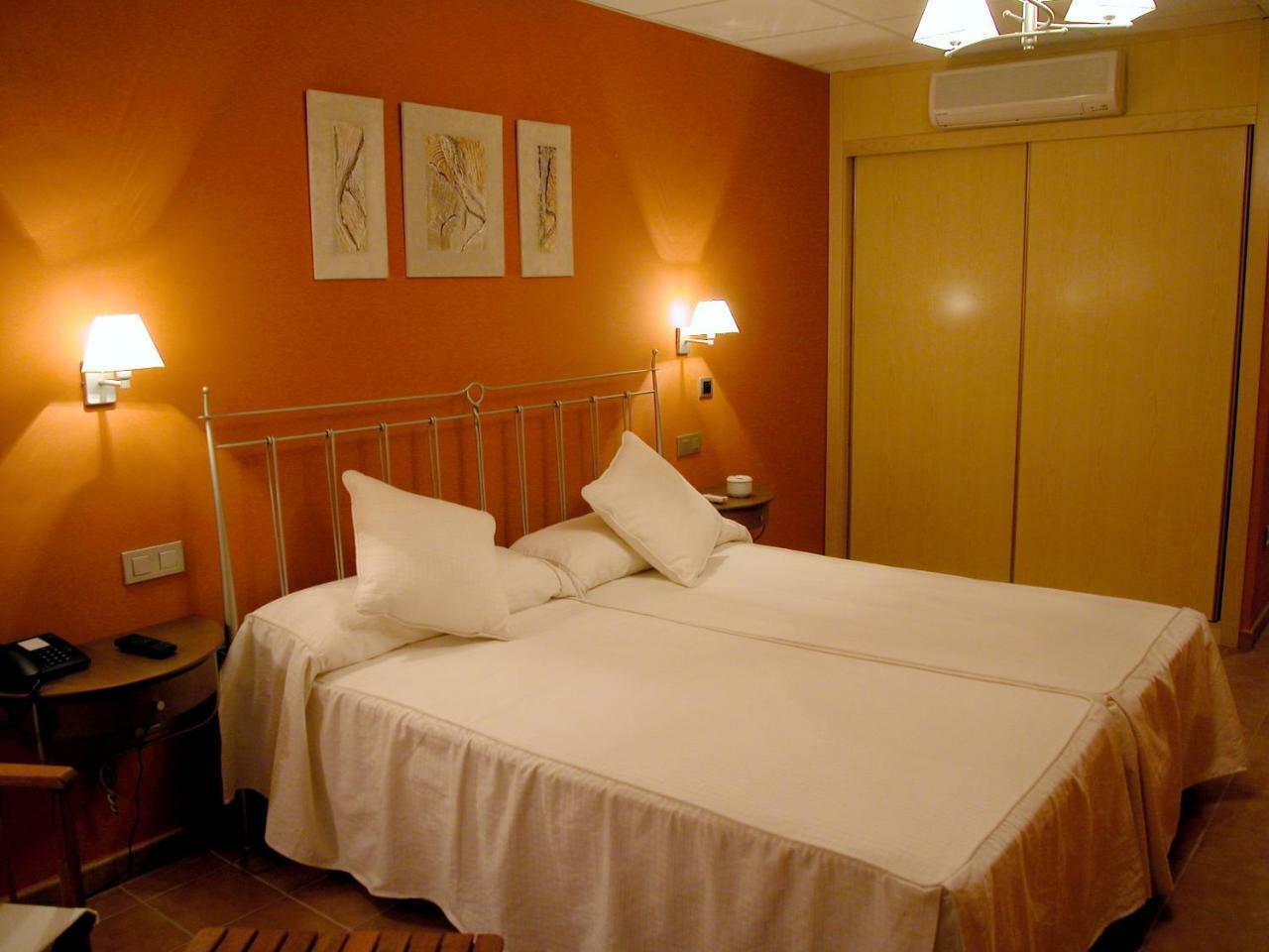 Hotel Villa De Estercuel Extérieur photo